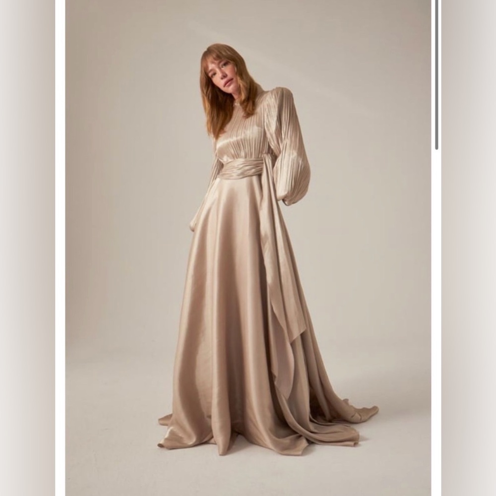 Elegant Champagne Long Sleeve Maxi Dress